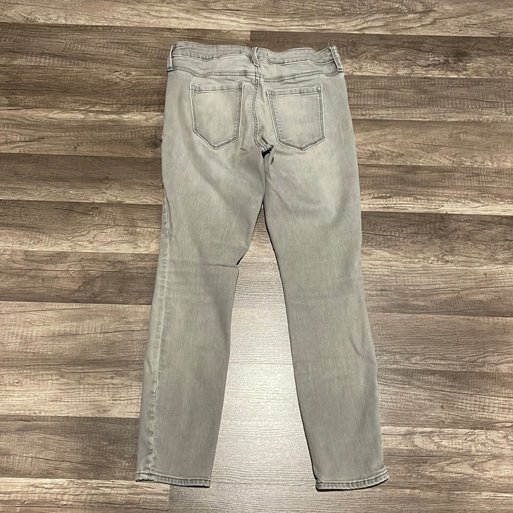 EUC Athleta Sculptek Grey Jeans. Size 8P